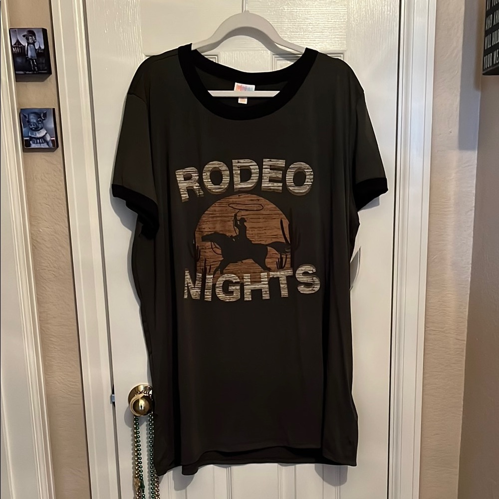LuLaRoe Liv Tee 3X Rodeo Nights Graphic